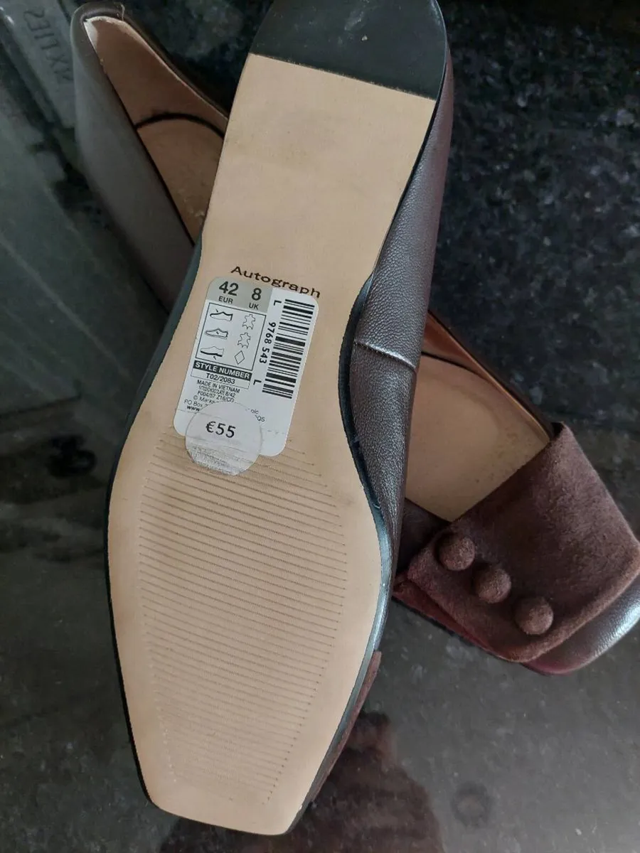 Marks & Spencer Brown Leather Court Shoes. - Image 3