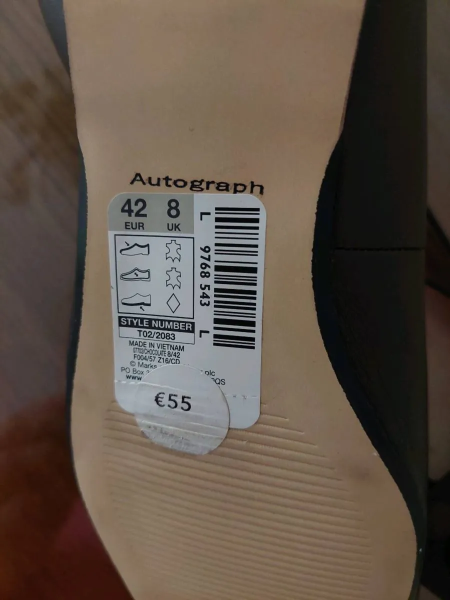 Marks & Spencer Brown Leather Court Shoes. - Image 4