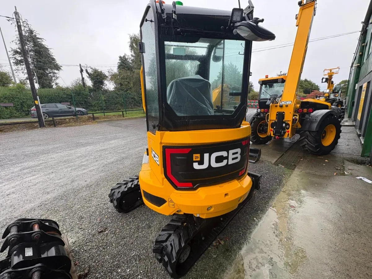 JCB 26C-1 MINI DIGGER - Image 1