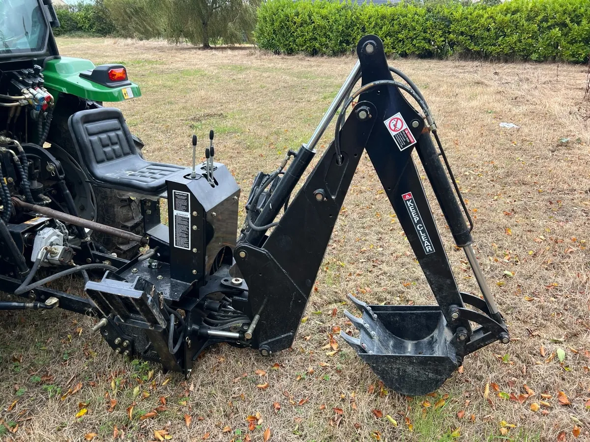 Tractor back hoe (mini digger) - Image 2