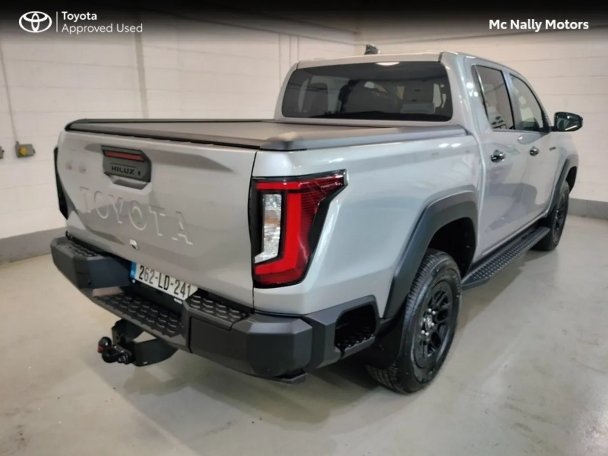 Toyota Hilux MHEV SR5 NEW MODEL DEMONSTRATOR + EXT - Image 3