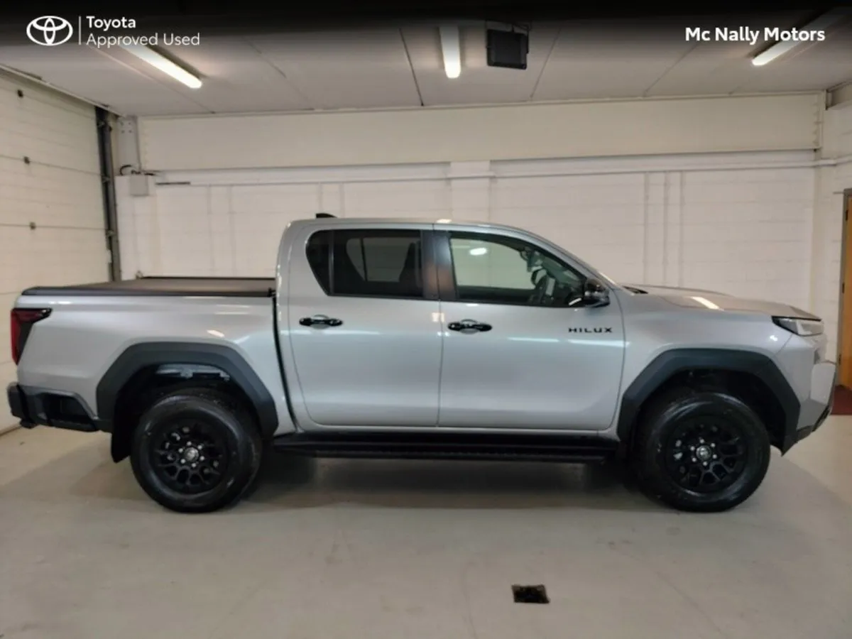 Toyota Hilux MHEV SR5 NEW MODEL DEMONSTRATOR + EXT - Image 4