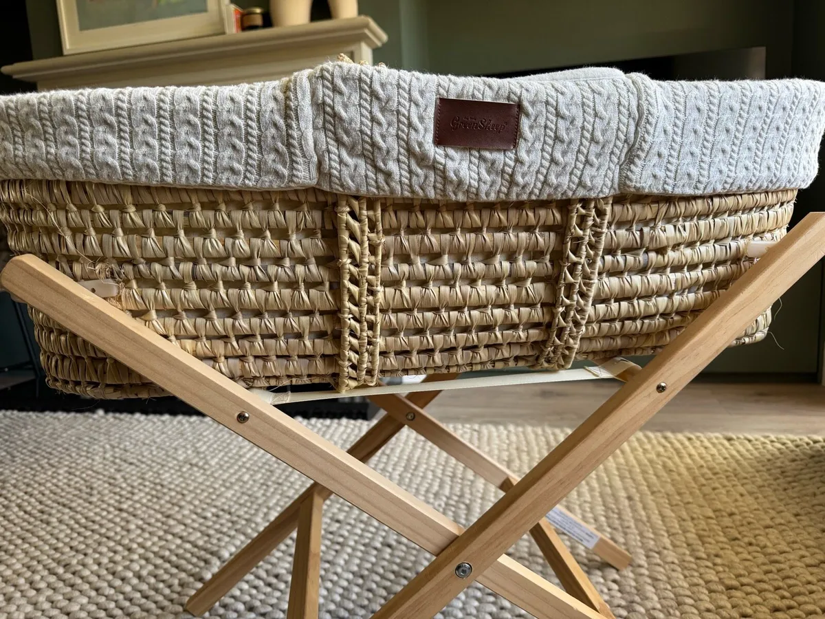 Moses basket with stand - Image 1