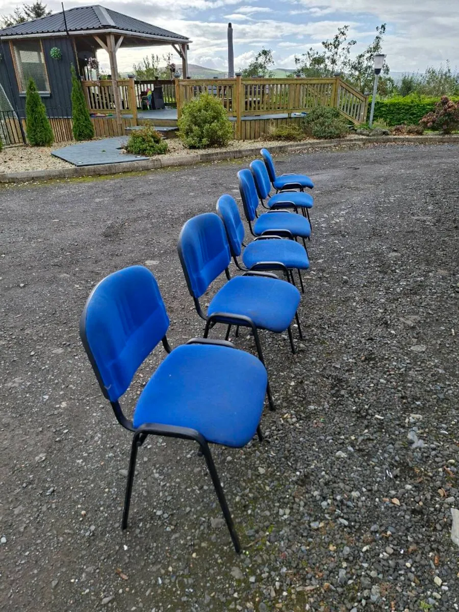 6 x office chairs/ staff room chairs - Image 1