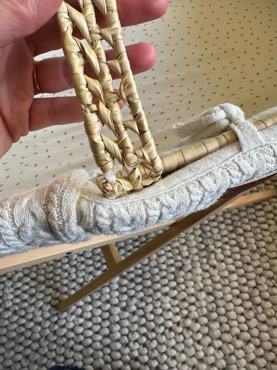 Moses basket with stand - Image 4