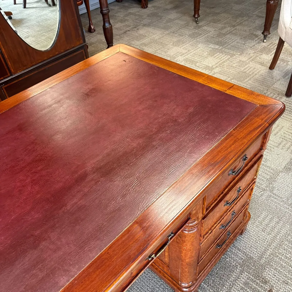 Traditional burr walnut twin pedestal writing desk - Image 2