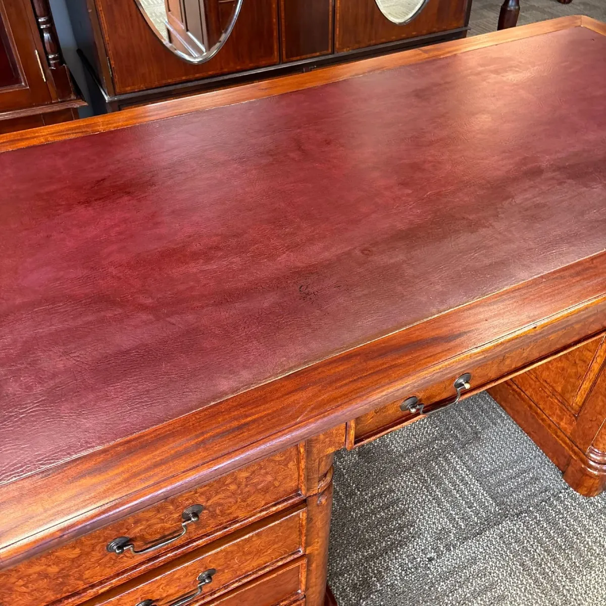 Traditional burr walnut twin pedestal writing desk - Image 3