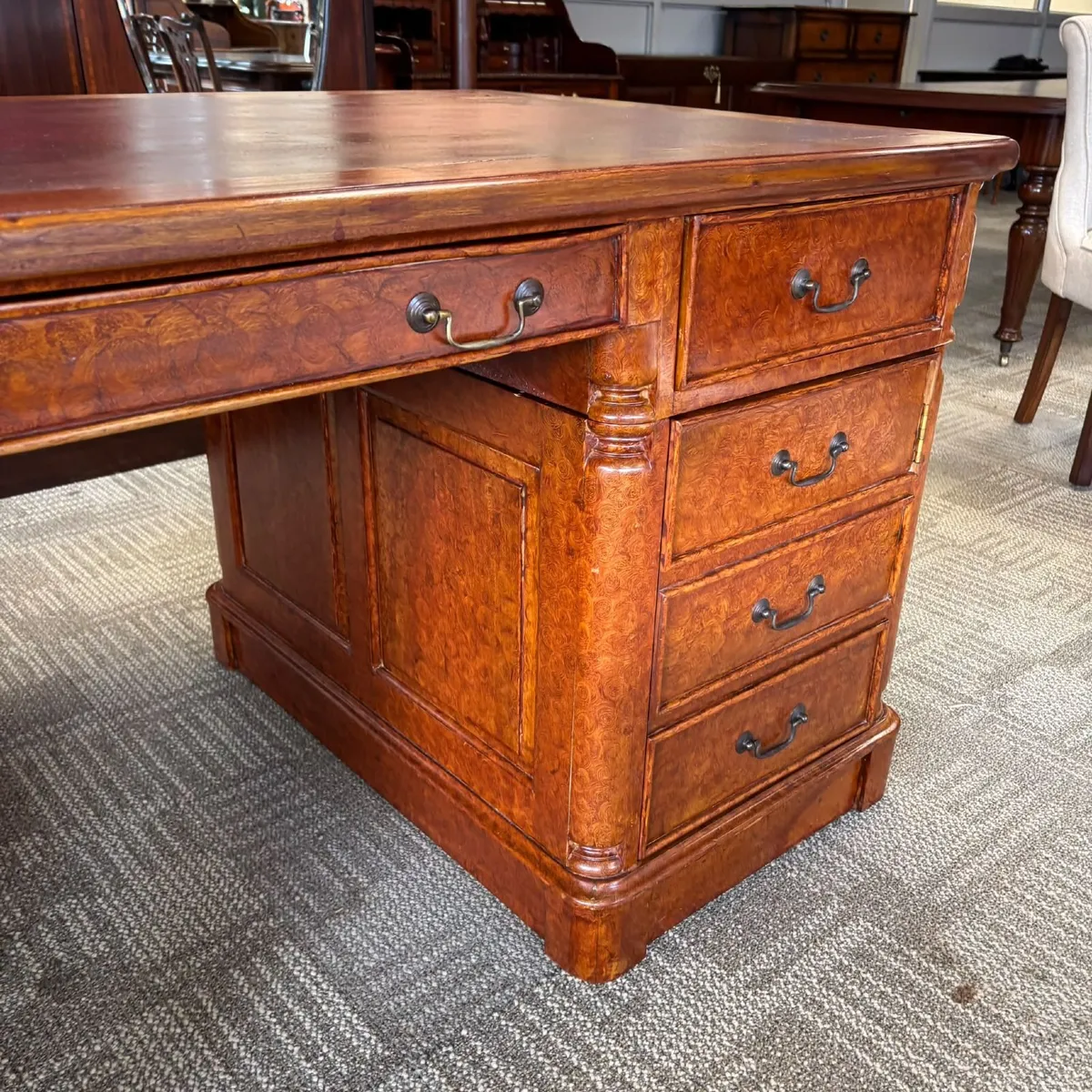 Traditional burr walnut twin pedestal writing desk - Image 4