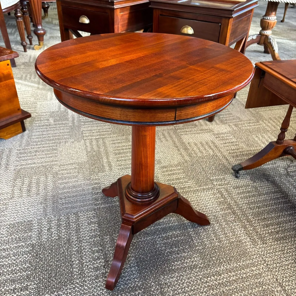 Fabulous round occasional side table - Image 1