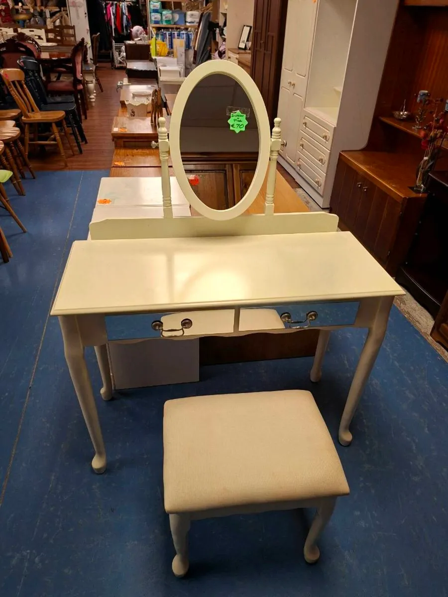 DRESSER  AND STOOL - Image 1