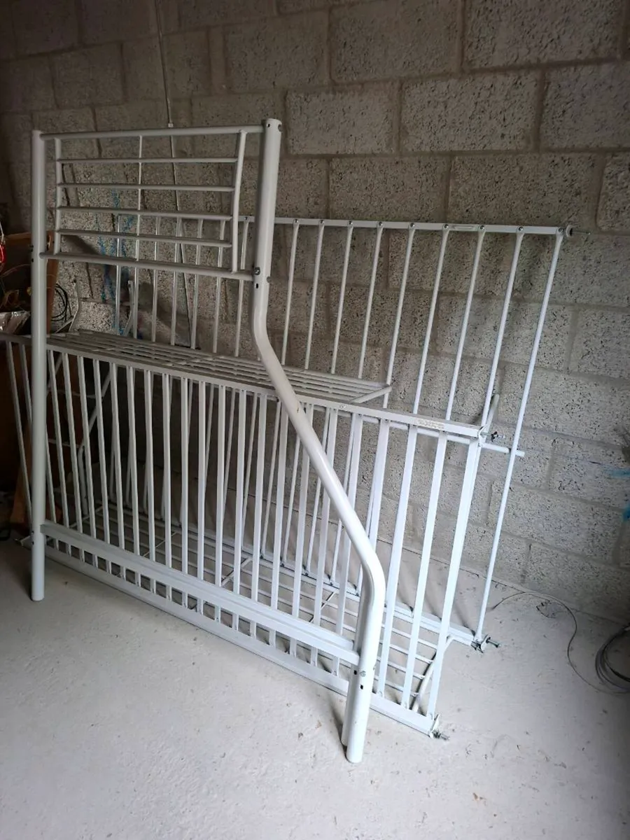 Bunk bed- white metal frame. Double & single - Image 2