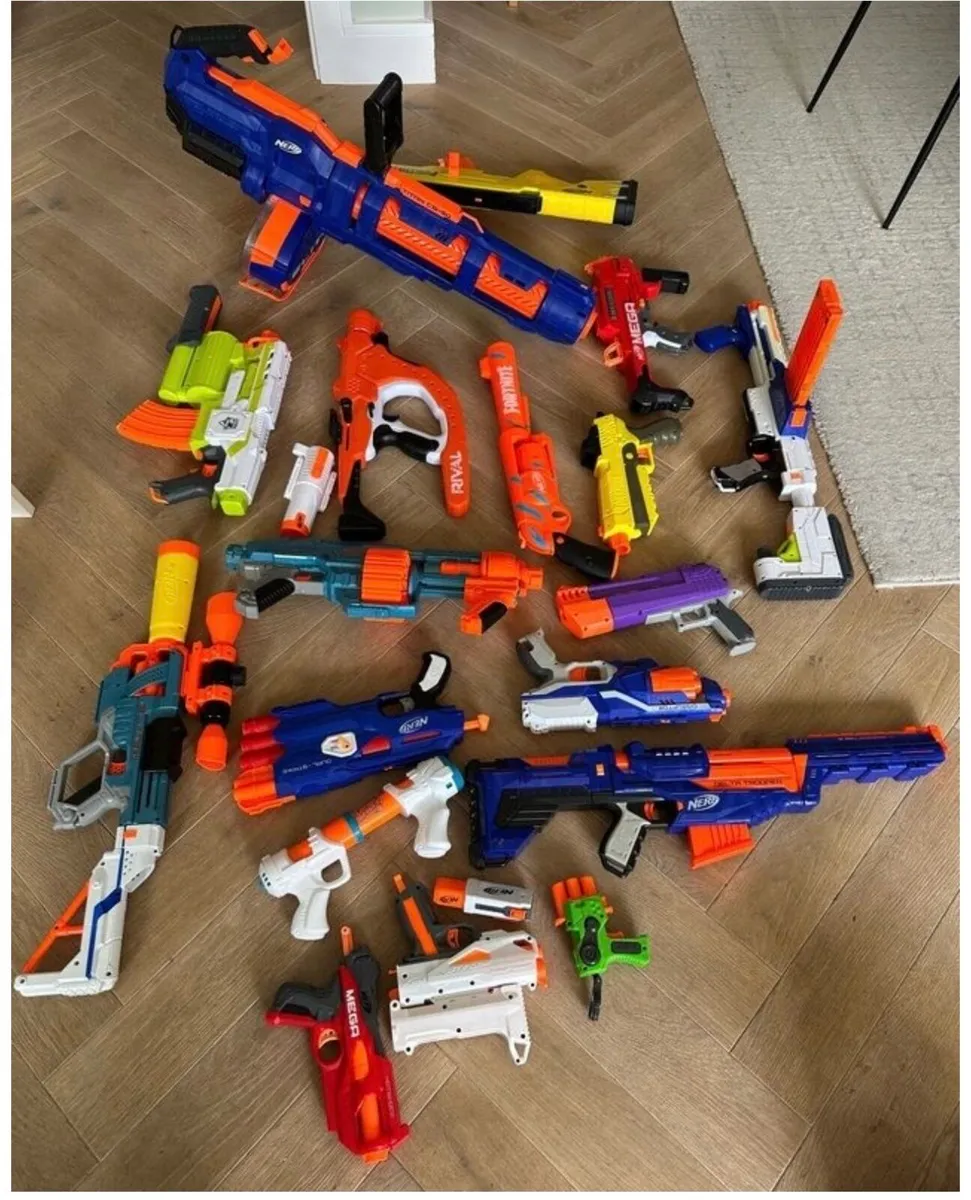 Large Nerf Blaster Bundle - 18 Blasters - Image 2