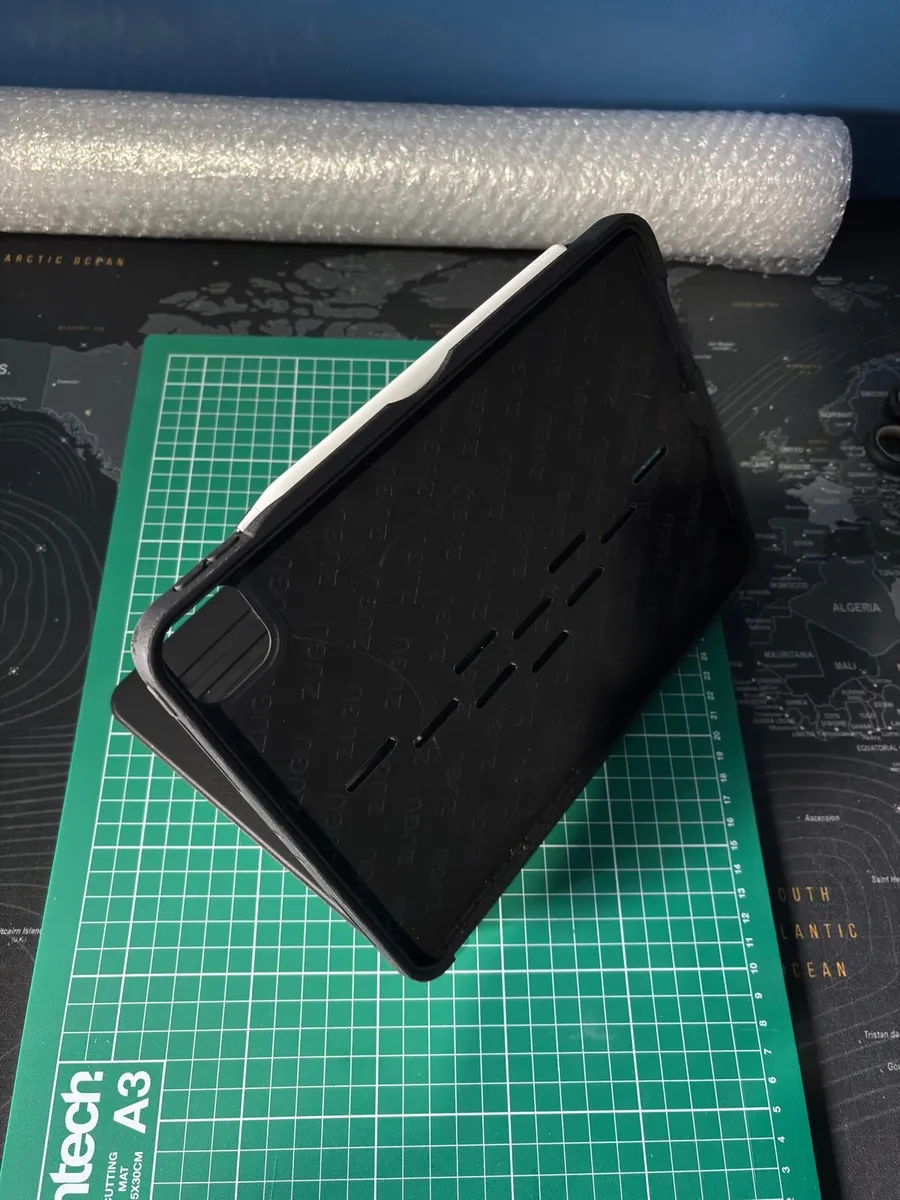 Apple Pencil Gen 2 + ZUGU iPad Kit - Image 2
