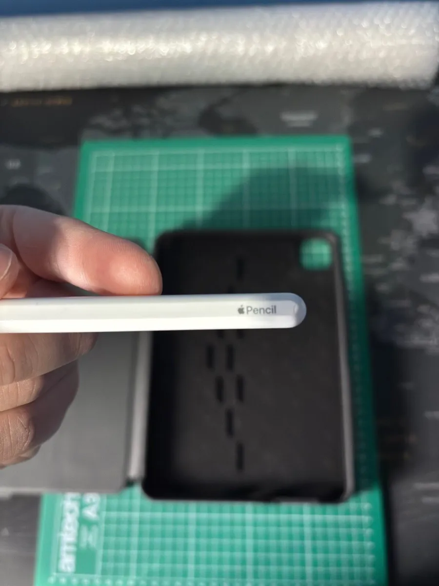 Apple Pencil Gen 2 + ZUGU iPad Kit - Image 4