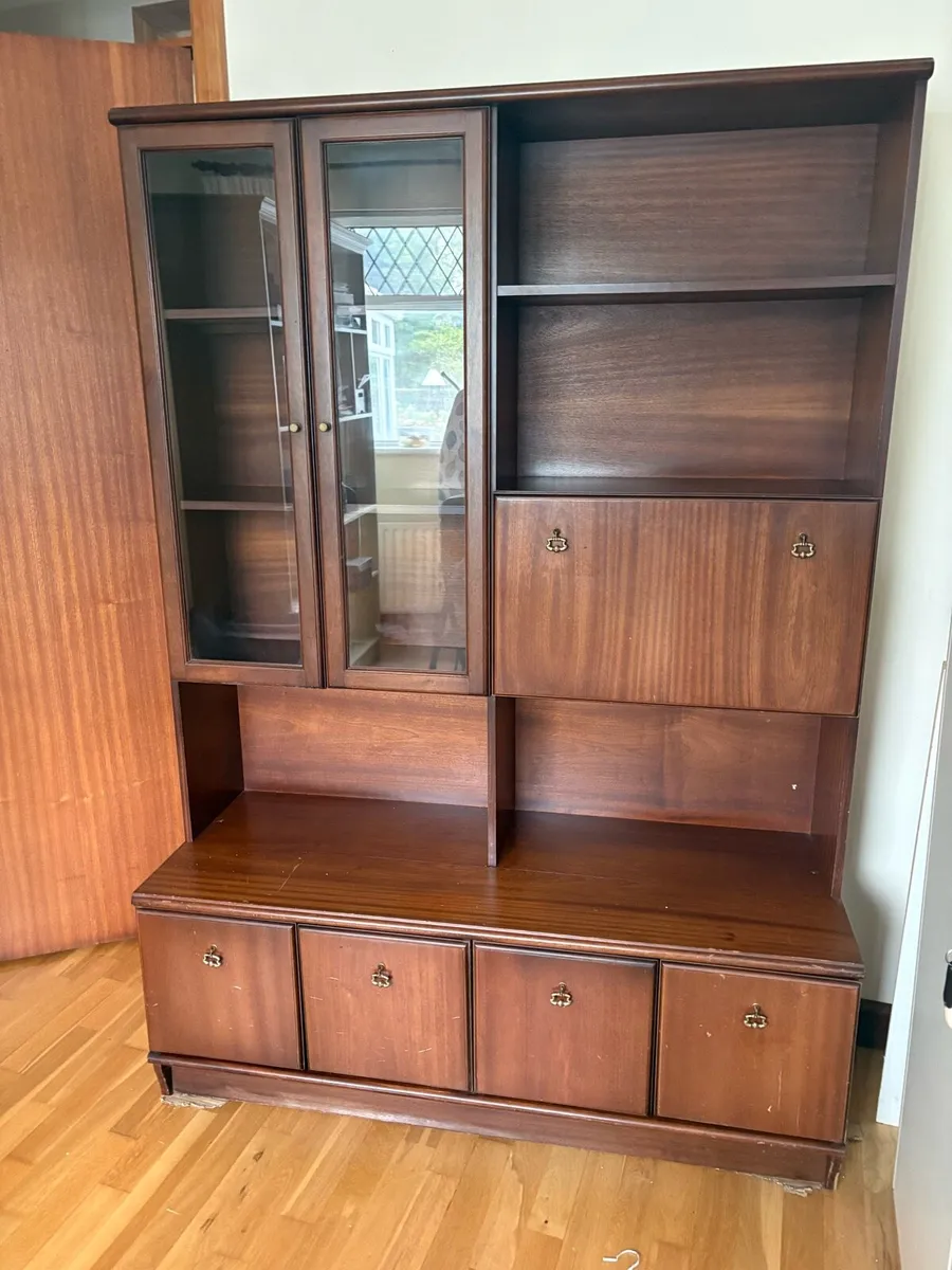 Wall unit - Image 1