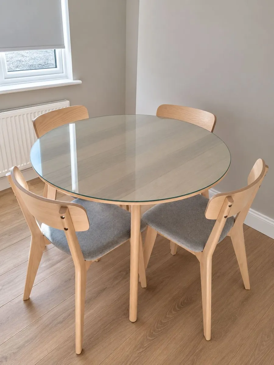 Table & Chairs