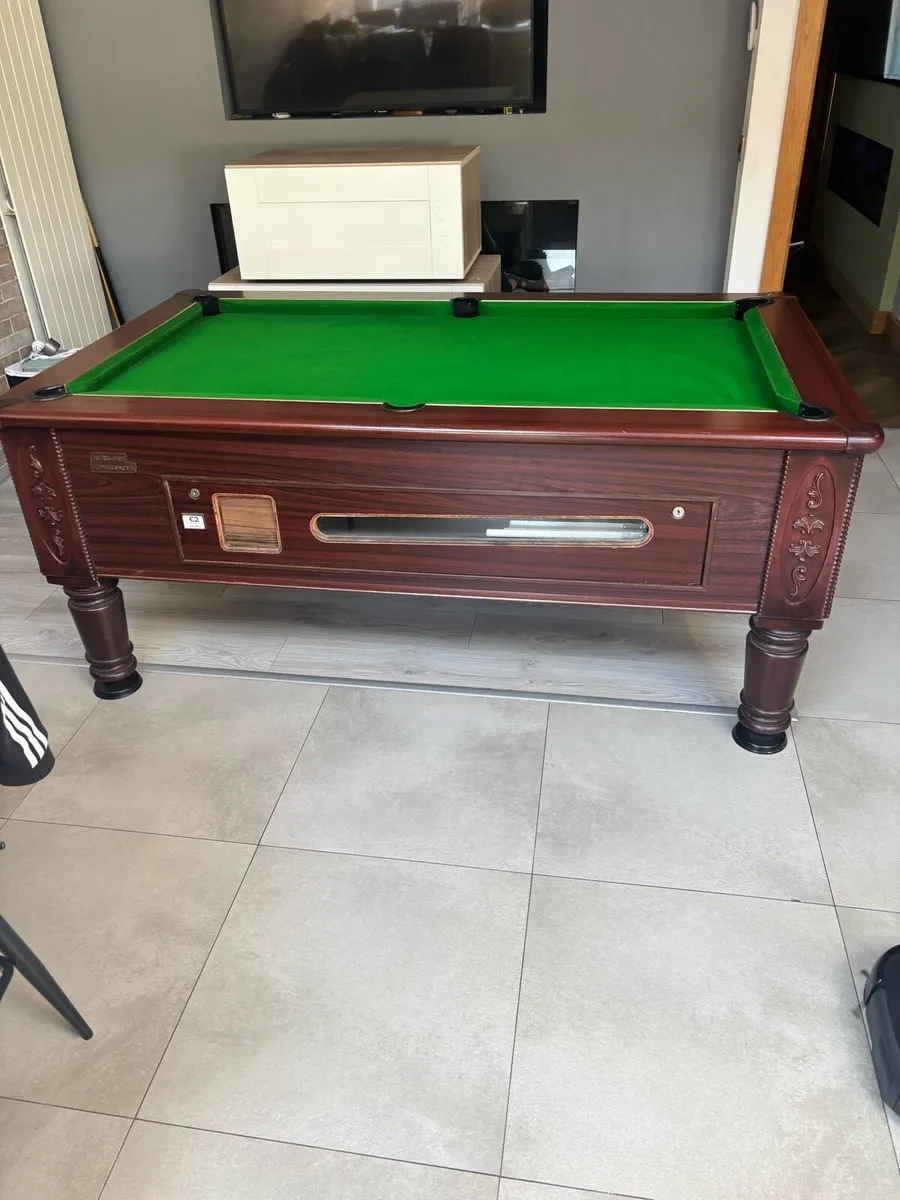 Pool table - Image 2