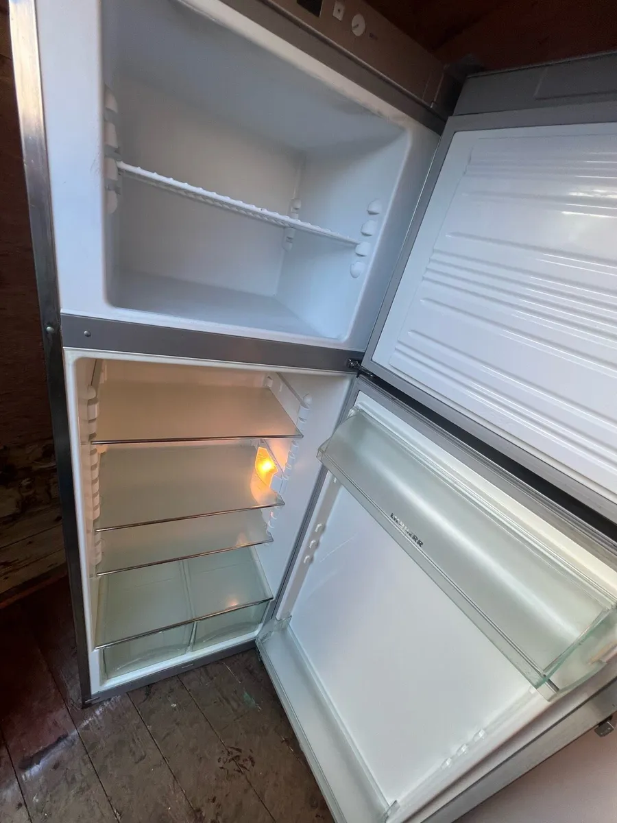 Fridge freezer - Image 4