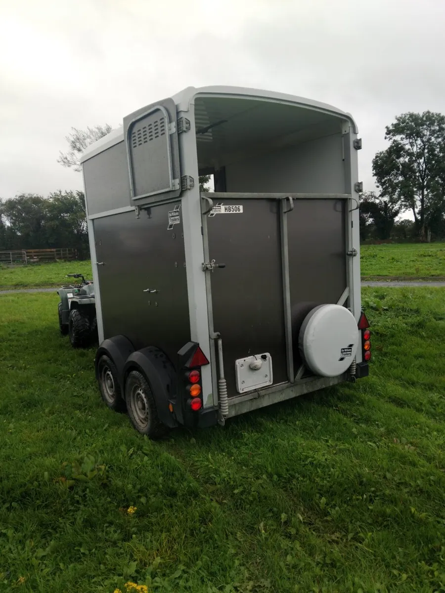 Horse box - Image 2