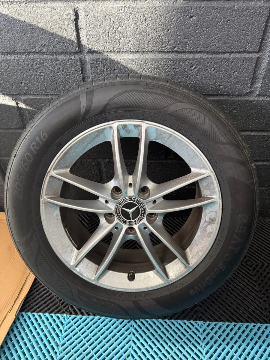 Mercedes alloy wheels - Image 1