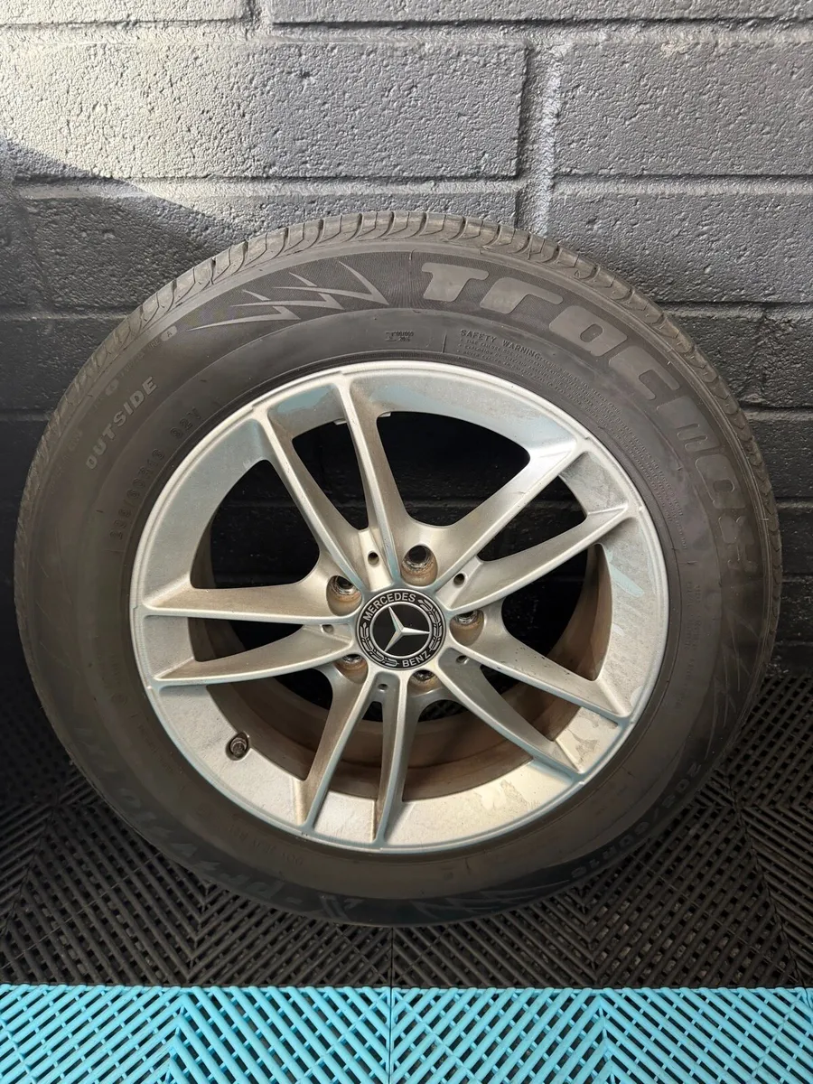 Mercedes alloy wheels - Image 4
