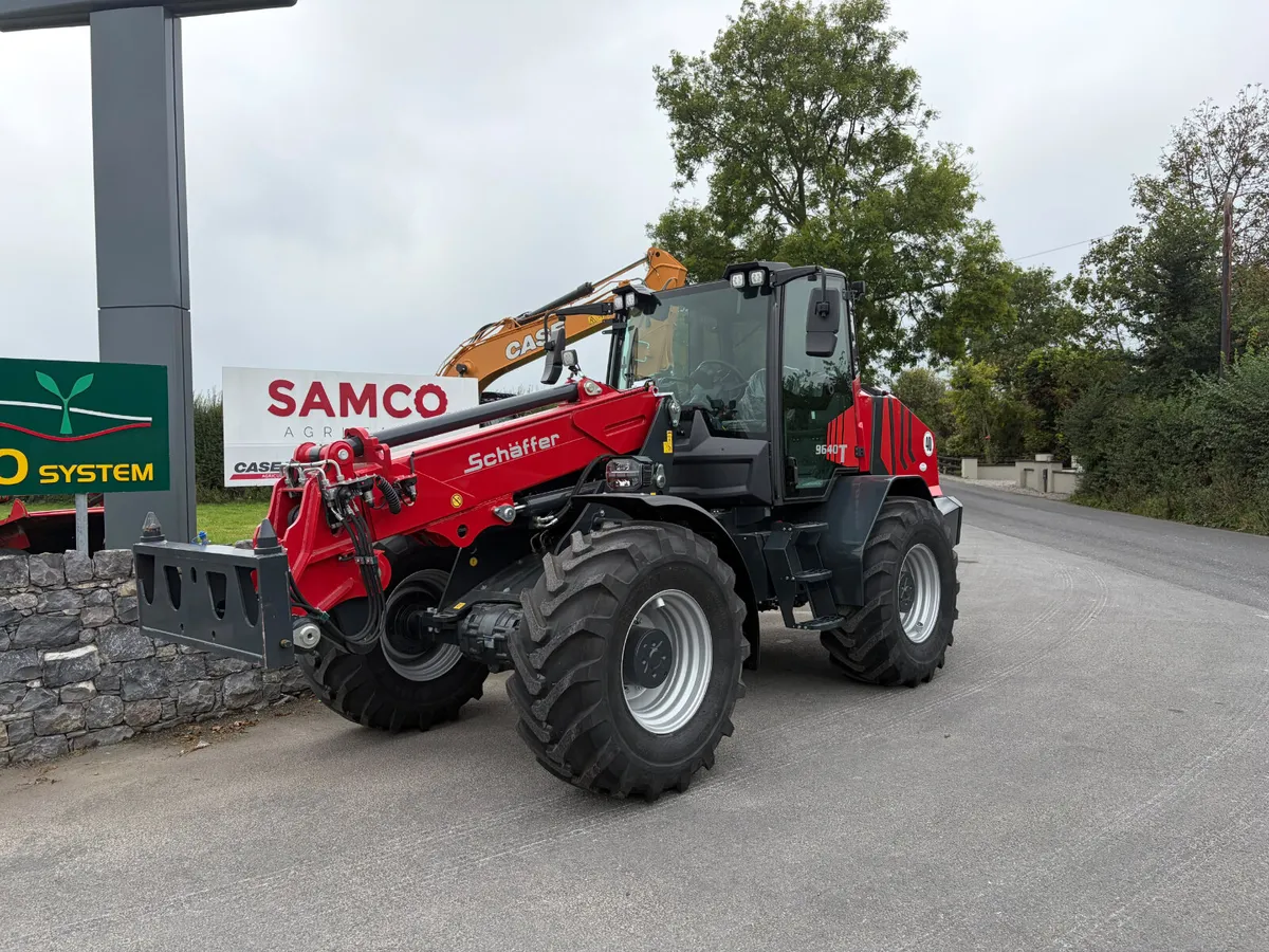 Schaffer 9640T Loader - Image 1