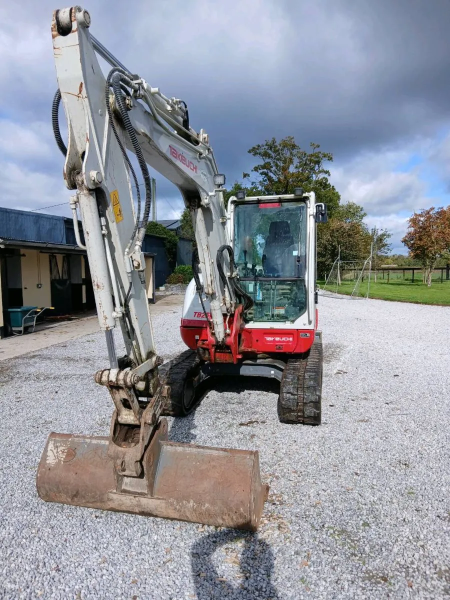 Takeuchi 5 tonne - Image 3