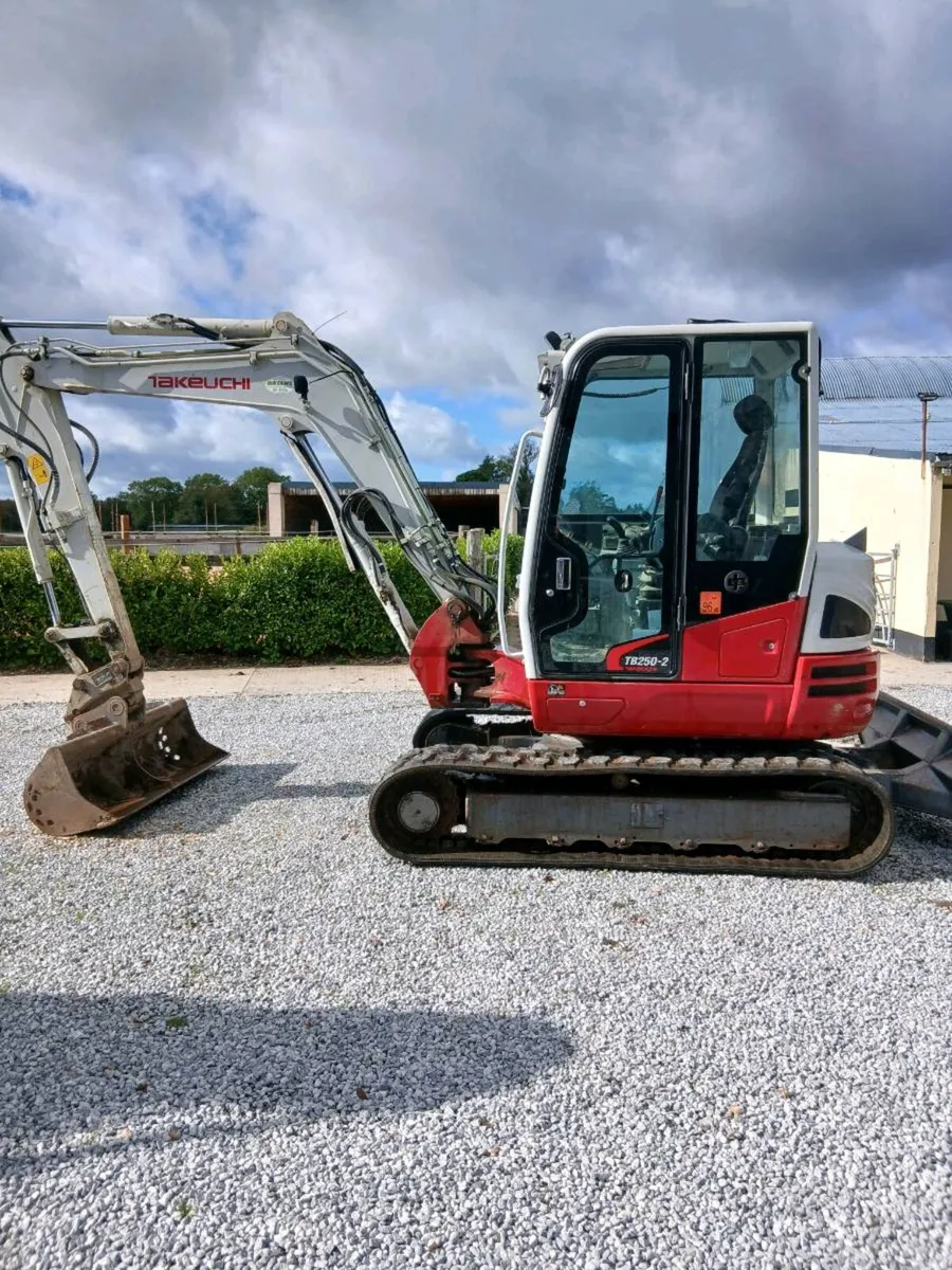 Takeuchi 5 tonne - Image 4