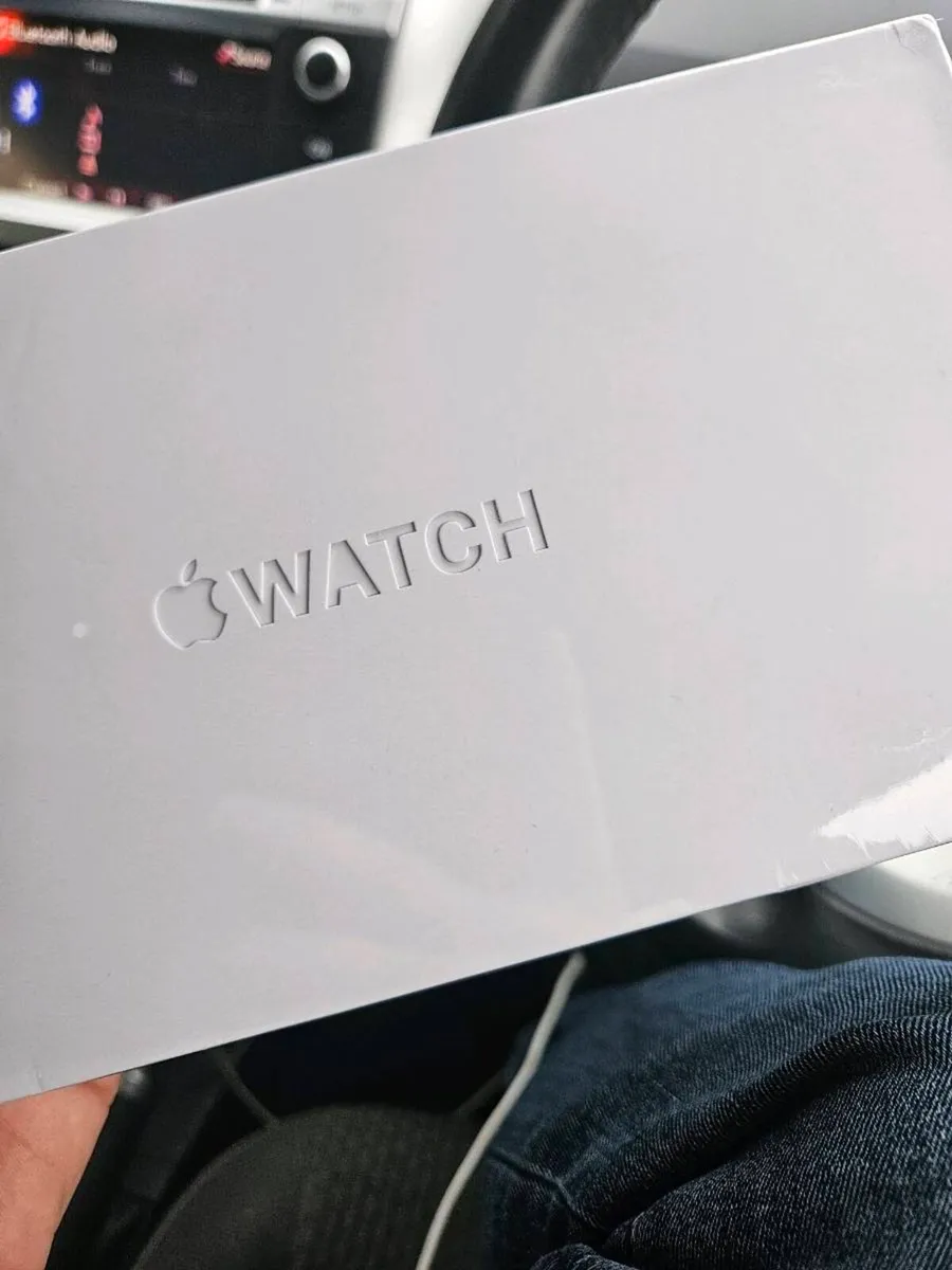 Apple watch - Image 1