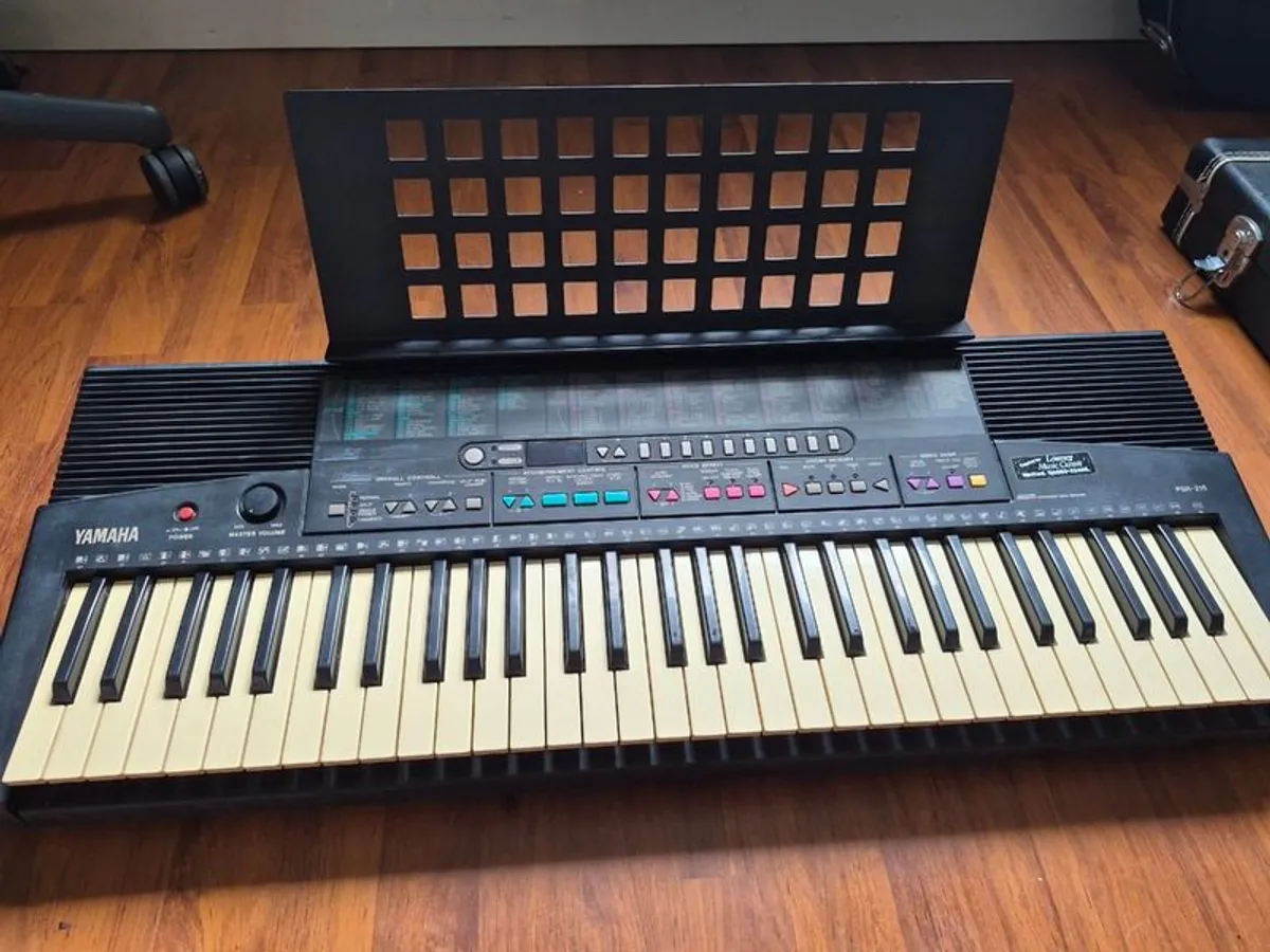 Yamaha PSR-215 Keyboard - Image 4