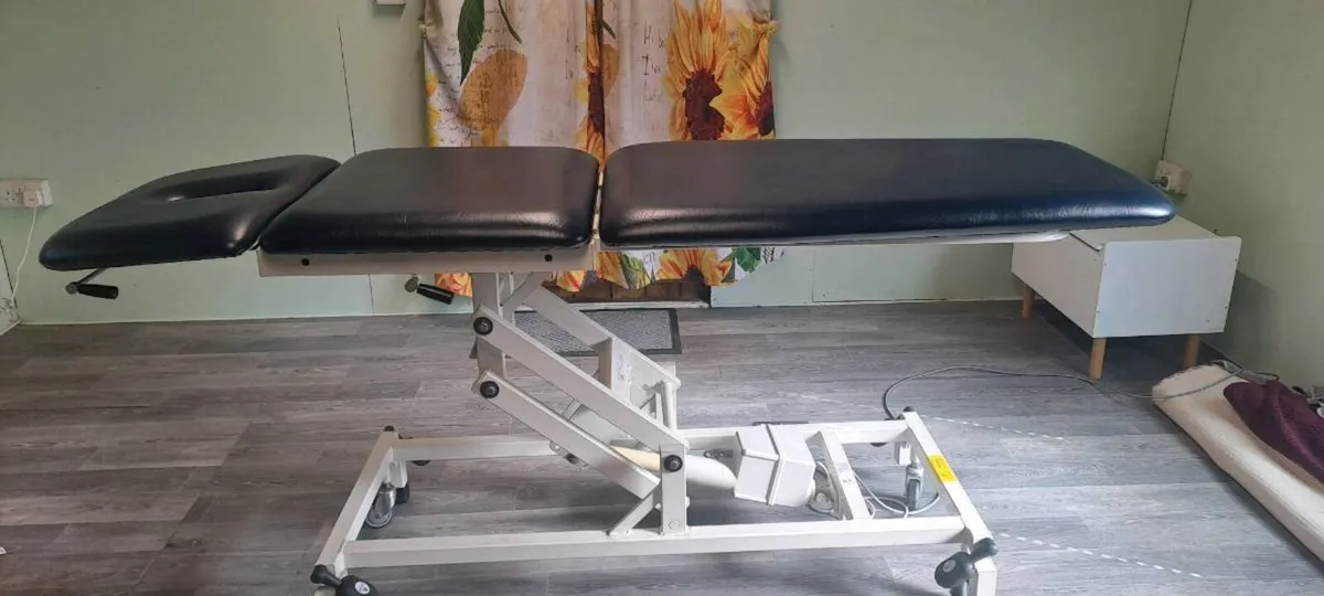 Electric Massage Couch - Image 1