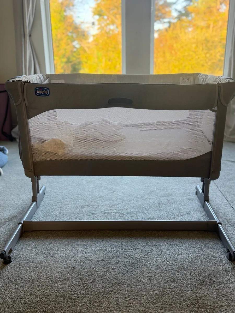 Chicco Next2Me Magic - (€180-229 new!) - Image 2