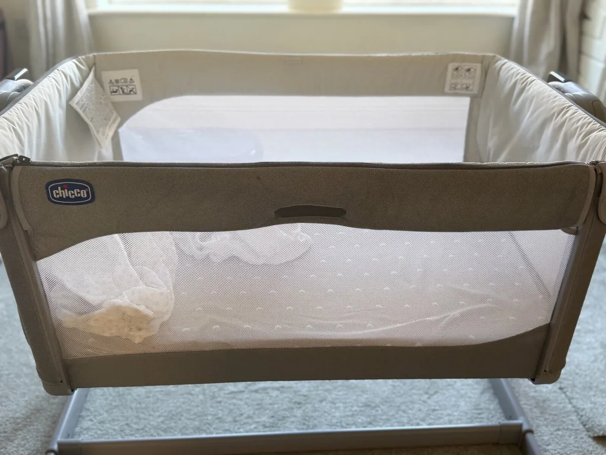 Chicco Next2Me Magic - (€180-229 new!) - Image 3