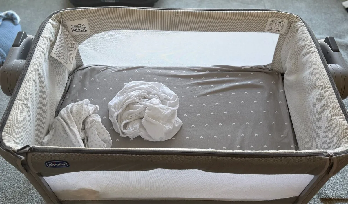 Chicco Next2Me Magic - (€180-229 new!) - Image 4