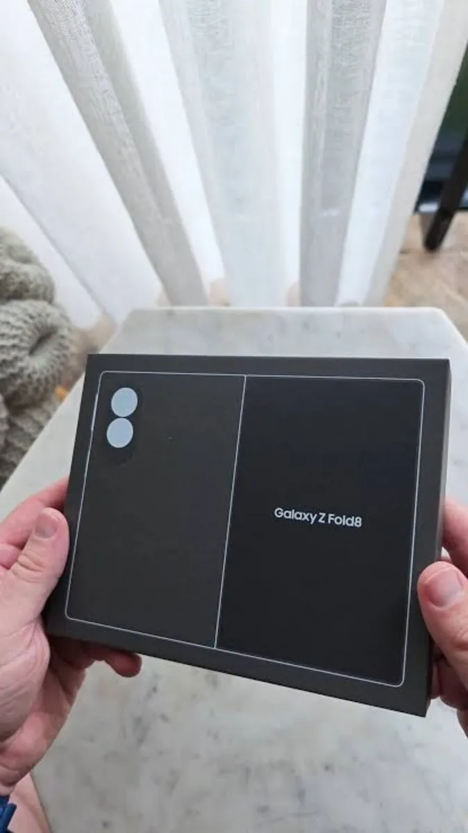 Samsung Z Fold 8 brand new boxed - Image 1