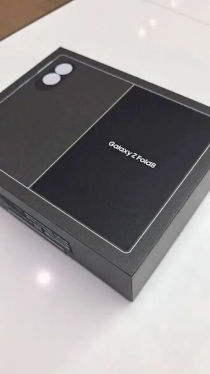 Samsung Z Fold 8 brand new boxed - Image 2