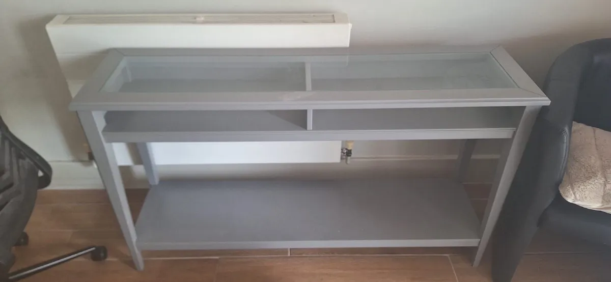 Console table