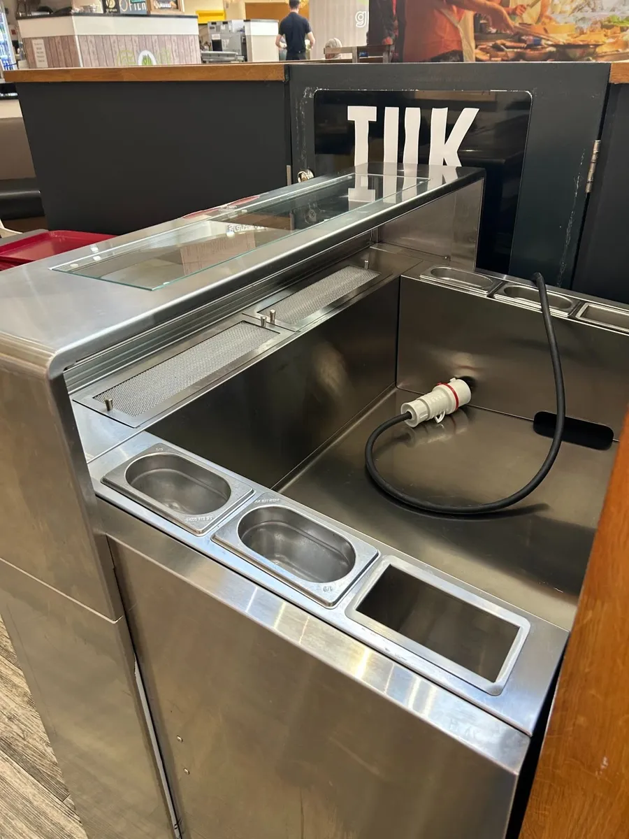 commercial Plug in mobile cooking station - Image 3