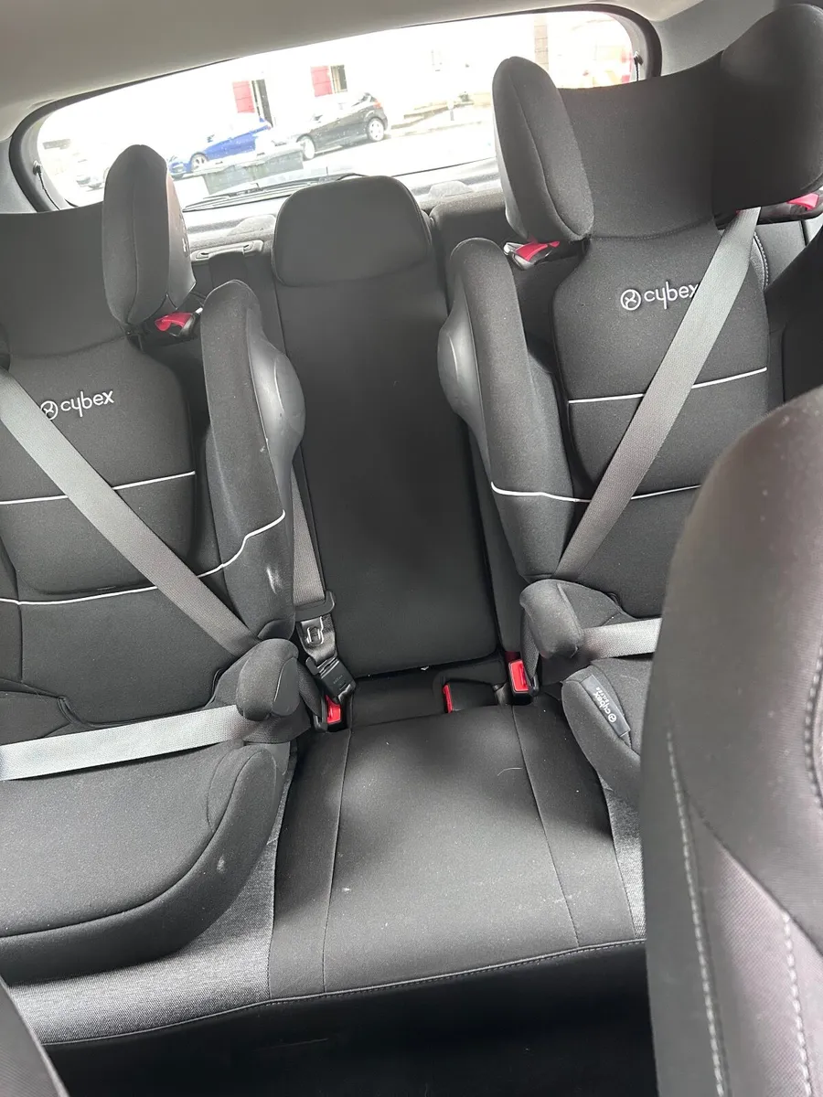 Child car seats - Image 2