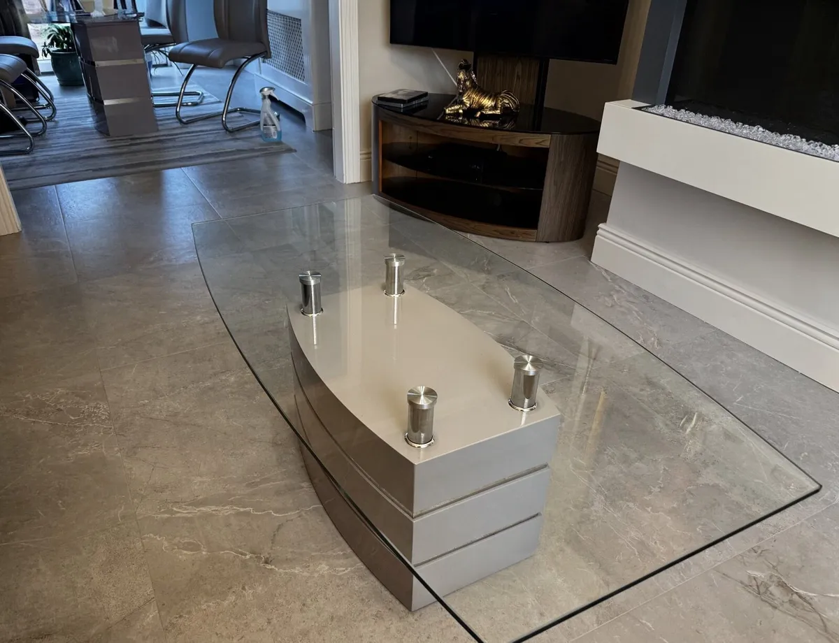 Modern Italian coffee table - Image 3