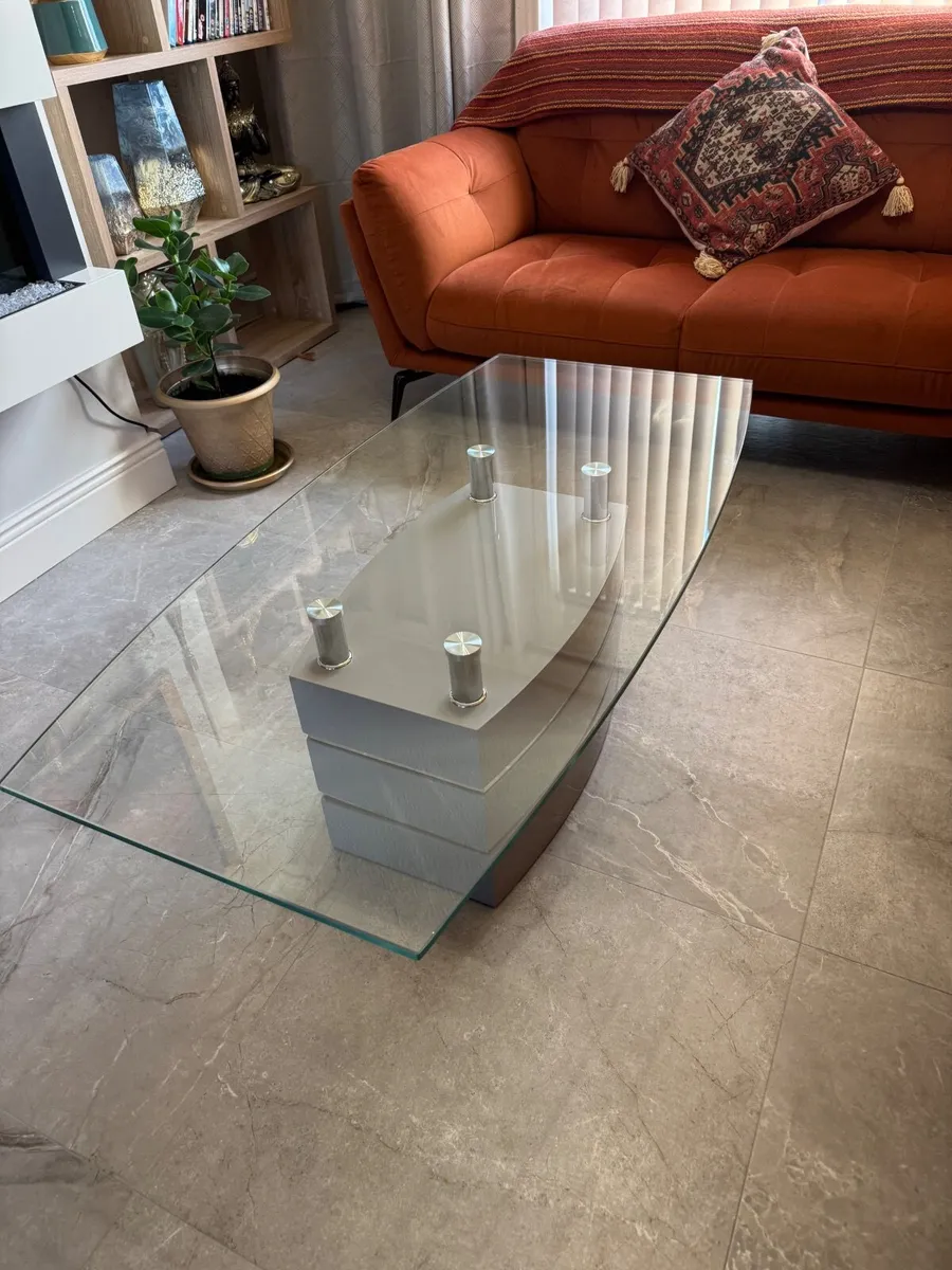 Modern Italian coffee table - Image 4