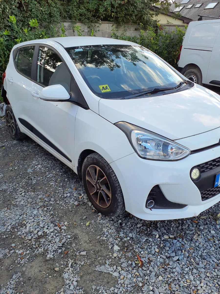 Hyundai i10 2017 Only 46,000 km - Image 2