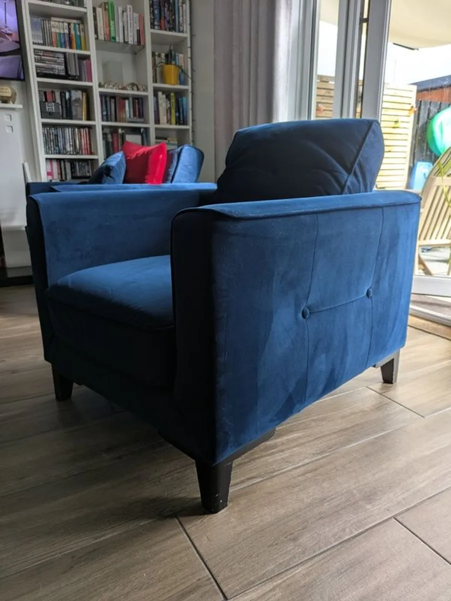 Navy Velvet 3 seater sofa & 2 armchairs - Image 2