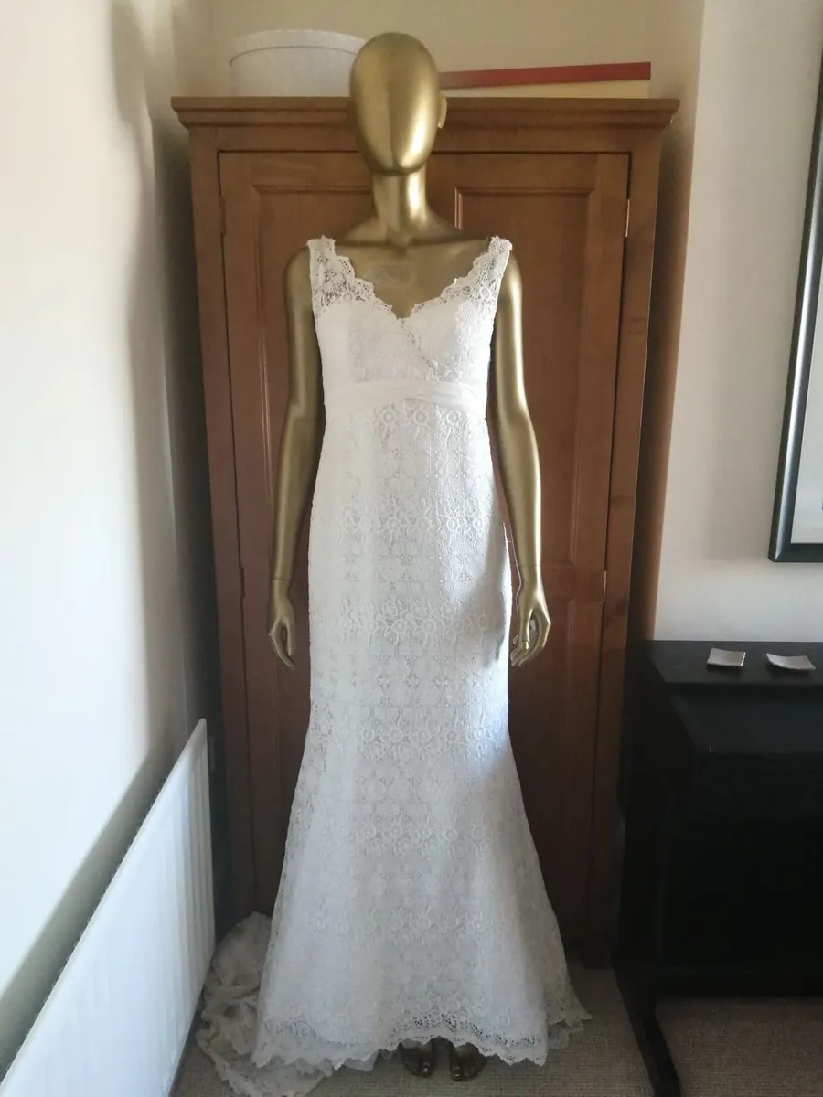 Lace Wedding Dress - Image 3