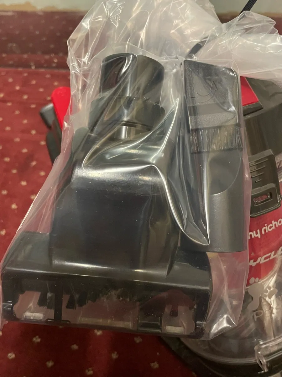 Morphy Richards Bagless Vacuum - Image 3