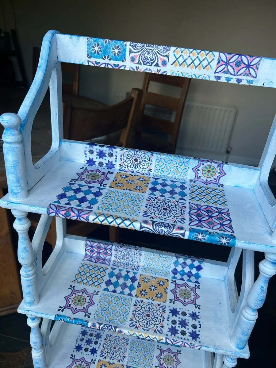 Customised bathroom shelf - Image 3