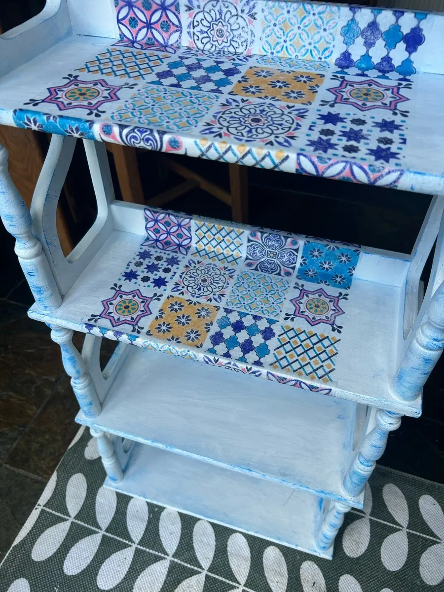 Customised bathroom shelf - Image 2