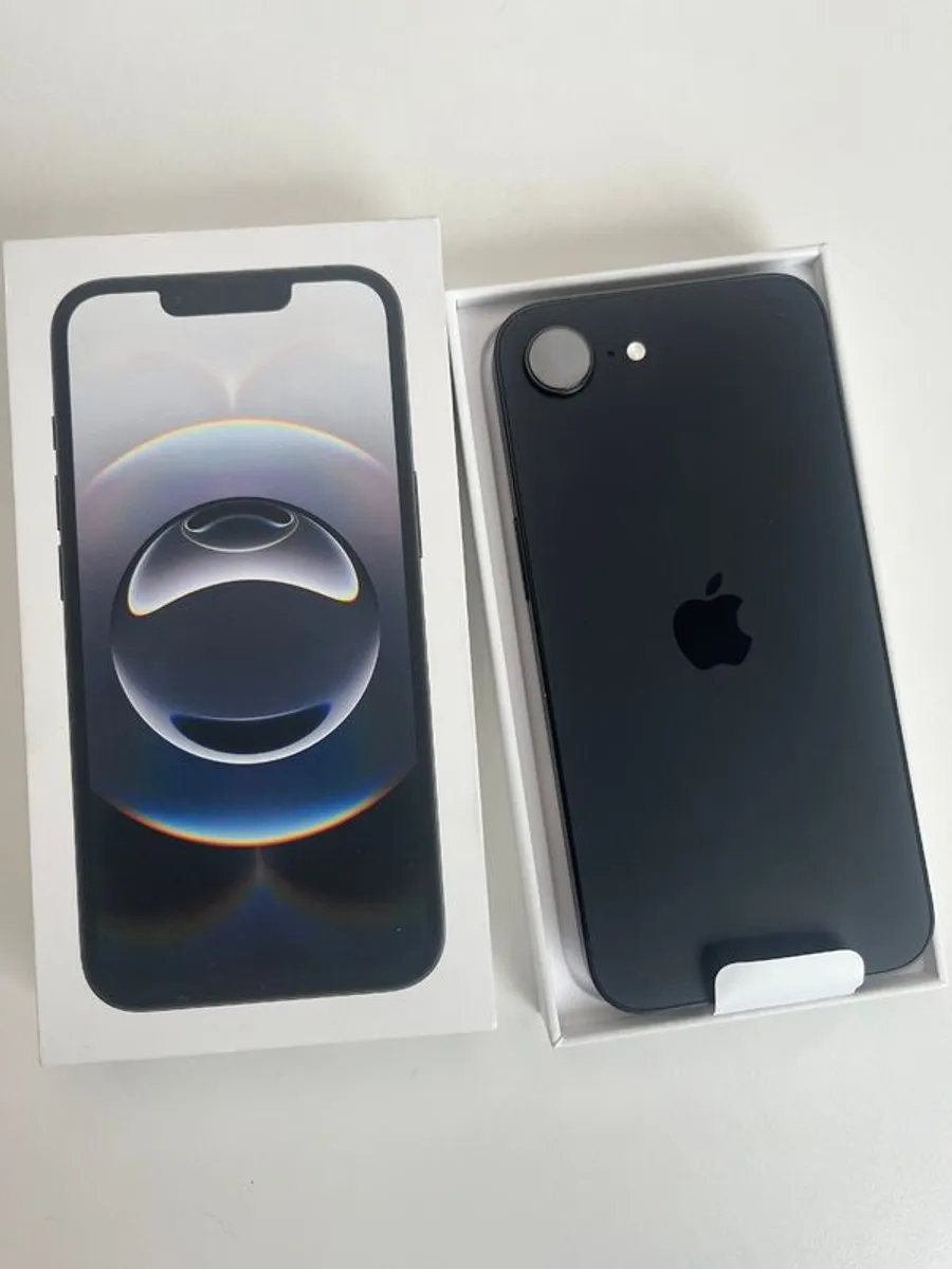 Brand new Apple iPhone 16e - Black, 128gb - unwanted, never used: private seller, Currys receipt - Image 4