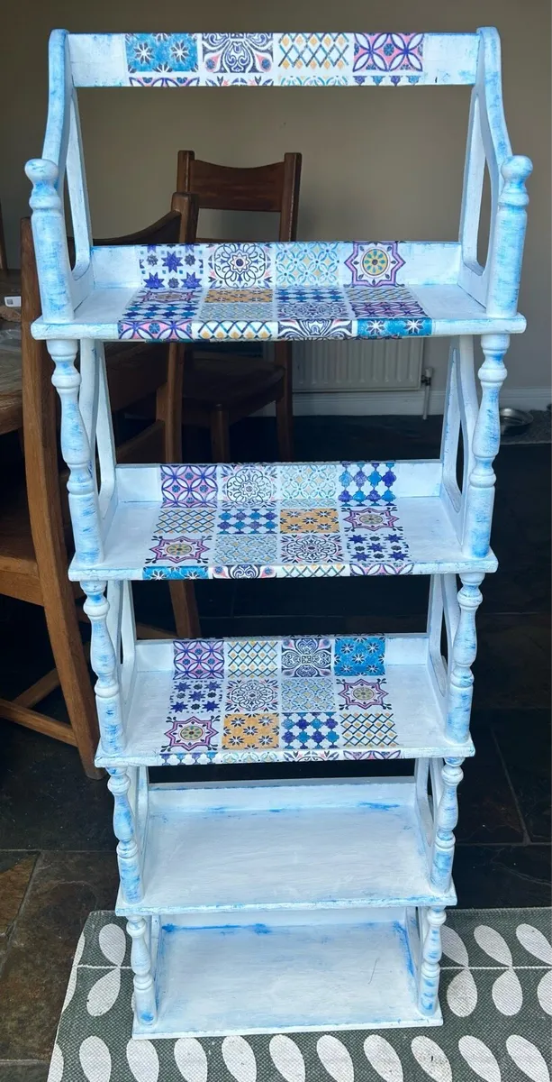 Customised bathroom shelf - Image 4