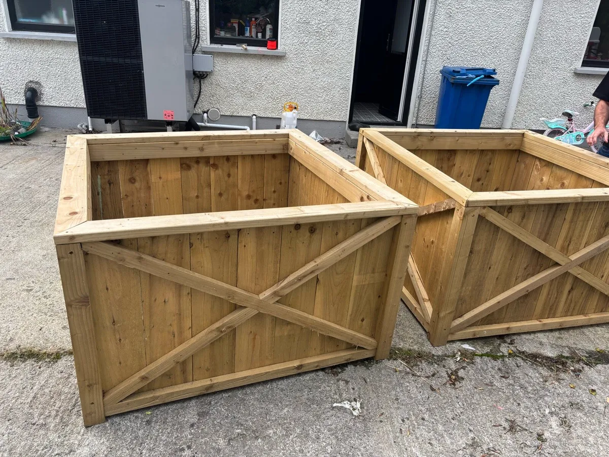 Planters - Image 2